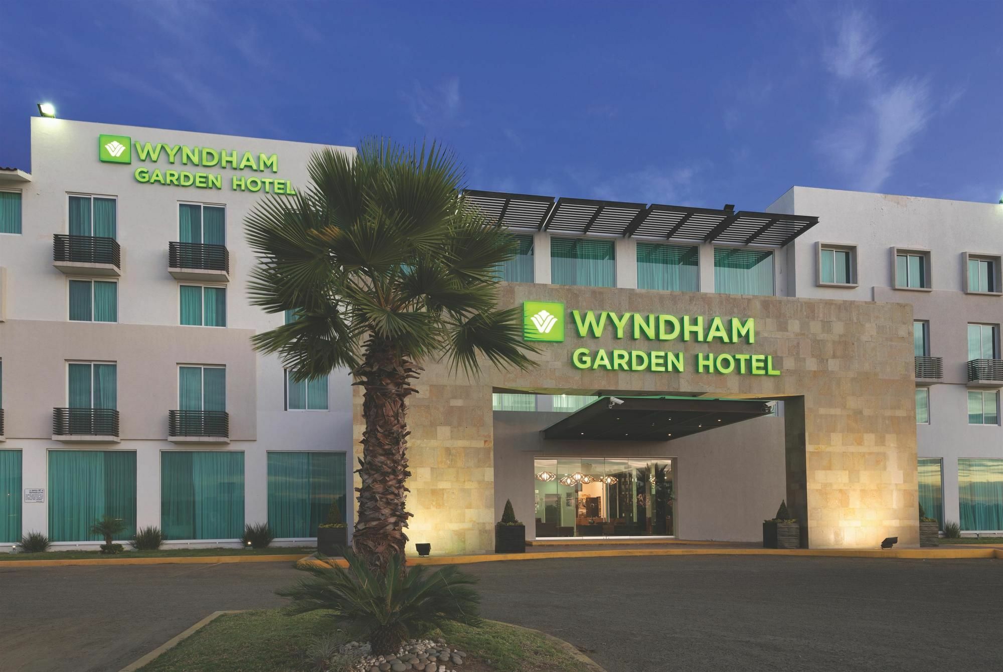 מלון Wyndham Garden Silao Bajio Aeropuerto מראה חיצוני תמונה